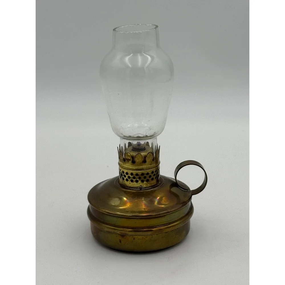 Vintage Brass Battery Operated Hurricane Lamp Portable Glass Chimney Lantern